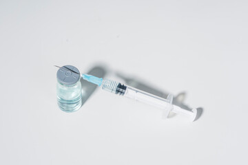 Medical instrument syringe and vaccine reagent bottle