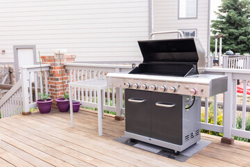 Outdoor gas grill