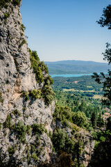 Sur le chemin de la Chapelle Notre-Dame de Beauvoir à Moustiers-Sainte-Marie