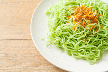 green jade noodle with garlic