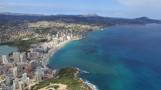 Vistas A&eacute;reas de Calpe, sus playas y las Salinas desde el Pe&ntilde;&oacute;n de Ifach