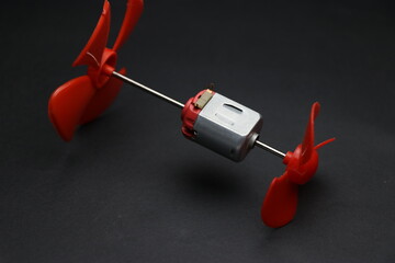 double rotor or dual rotor dc motor with propellers on it shafts for various kids experiments