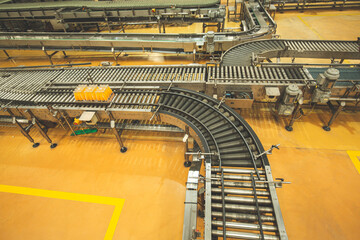 Top view crossing of the roller and conveyor