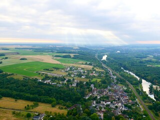 Fototapeta na wymiar Vol en montgolfière (Blois)