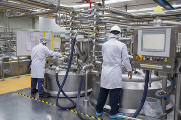 Male work  stainless steel tank