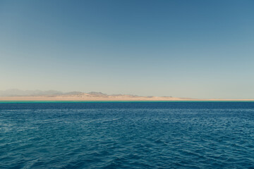 Obraz premium red sea coastline landscape with Egypt mountains on background