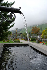 brunnen auf einem friedhof