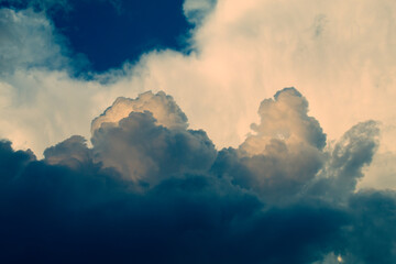 Nubes con tonos fríos