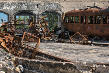 Fototapeta na wymiar burnt out train wagon hall