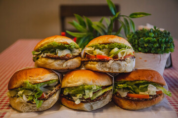Hamburguesas y Tortas 