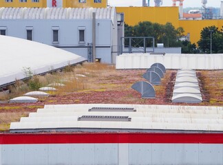 Industriegebiet - gewerbliche Gebäude mit Flachdächern