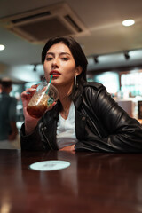 woman drinking coffe