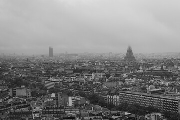 Fototapeta na wymiar Paris under foggy weather