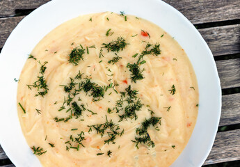 Mashed potatoes sprinkled with dill