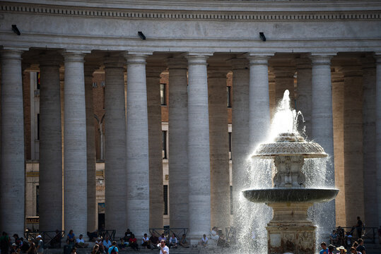 Carlo Maderno Fontain In St. Peter's Square, Vatikan City 