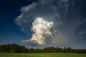 Cumulonimbus capillatus incus cloud, isolated storm cloud