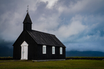 Fototapeta na wymiar The black church at Búðir, Iceland