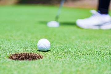 ゴルフ　グリーン　パッティング　【 アウトドア スポーツ の イメージ】