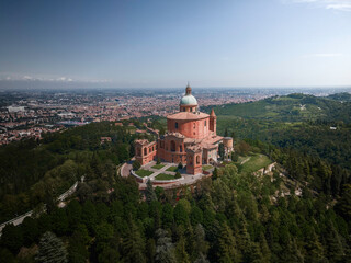 Fototapeta premium Monastero sperso nei boschi fuori Bologna
