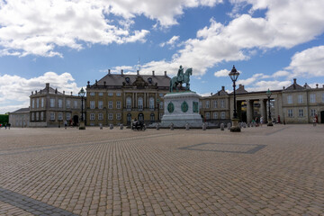 Fototapeta na wymiar view of the Amalienborg Palace in Copenhagen
