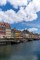 Fototapeta na wymiar vertical view of the historic Nyhavn quarter in downtown Copenhagen