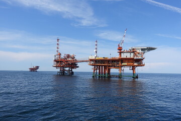 piattaforma nell'adriatico eestrazione gas metano