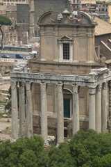 Fototapeta na wymiar Roam Ruins in Rome Italy at the Roman Forum