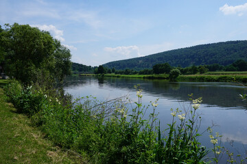 Fototapeta na wymiar Blick auf den Fluss die Fulda 