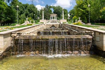 Fototapeta na wymiar fountain in the park, waterfall in Chisinau - Valea Morilor park