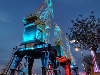 kolorowy dźwig © Andrzej