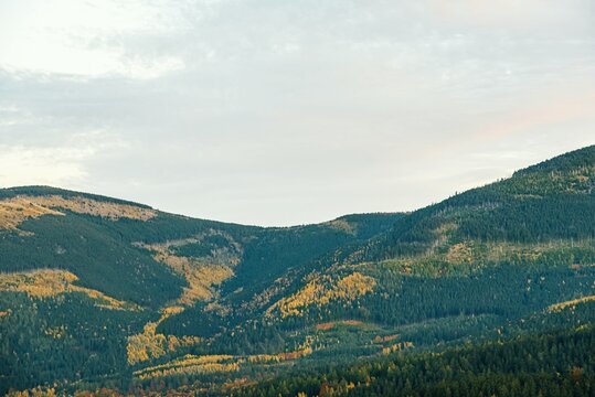 The top of the mountains against the backdrop of the sky, mountain range