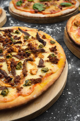 Pizza con arto queso