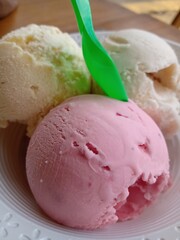 strawberry ice cream