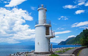 戸田灯台（西伊豆、御浜崎）｜空と海がよく似合う美しい灯台です - obrazy, fototapety, plakaty