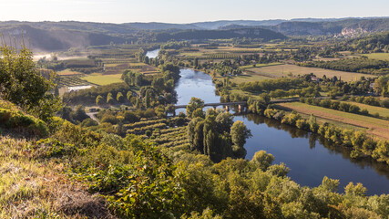 Obraz premium The Dordogne River taken from the medieval Domme village in France