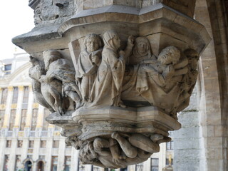 Sculpted stone as part of a building