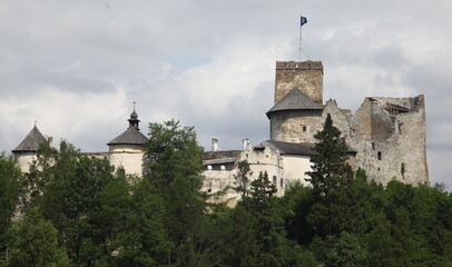 Panorama na zamek w Niedzicy