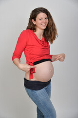 Frau werdende mama mutter familie baby babybauch schwangere schanger babybauch