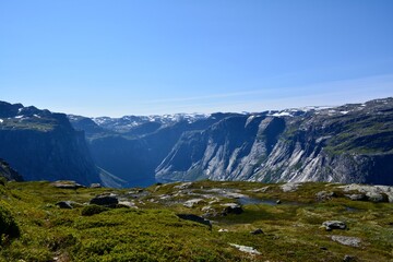 Fototapeta premium view of the mountains