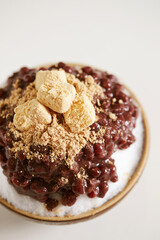 Rice cake topping on red bean bingsu
