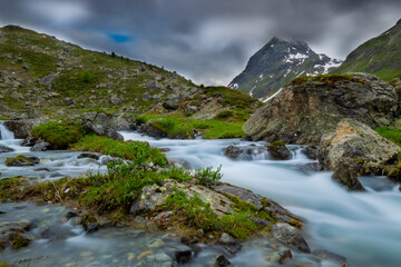 Alpin scenery with a river 