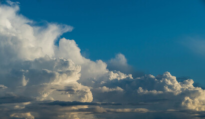 Gewitterwolken am Abendhimmel