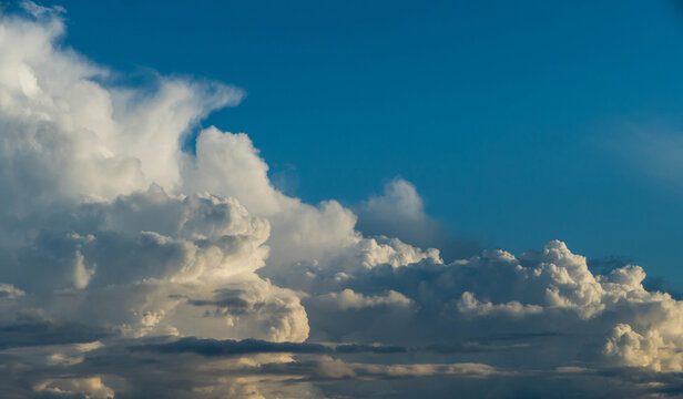 Gewitterwolken am Abendhimmel