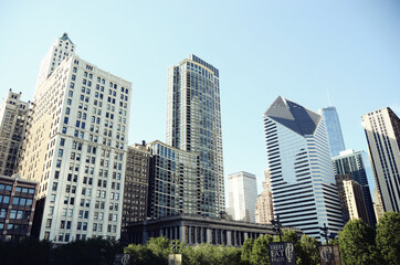 Fototapeta na wymiar USA, CHICAGO: Scenic cityscape view with skyscrapers