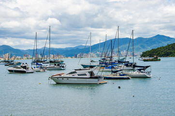 Obraz premium boats in the Porto Belo marina