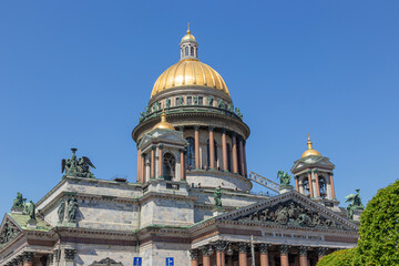 Fototapeta premium tourists on the Saint Isaac's Cathedral colonade