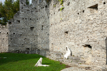 The village Perledo and the castle Vezio are situated above the village Varenna on the border of Lake Como.