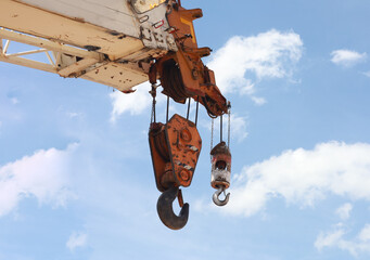 wire rope hoist with crane