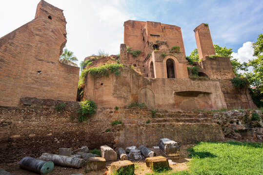 Ruins of the ancient Rome city: Ninfeo di Alessandro Severo on the piazza Vittorio Emanuele II
