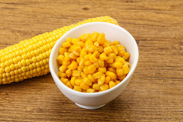 Sweet yellow corn in the bowl